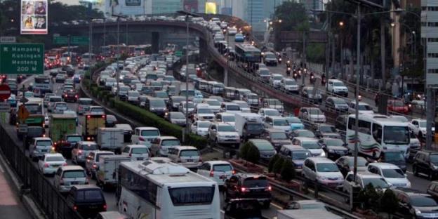 Kendaraan bermotor jalanan macet