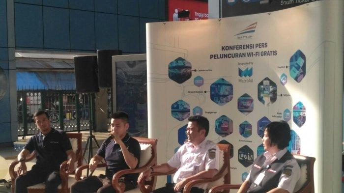 Konferensi pers peluncuran wifi gratis